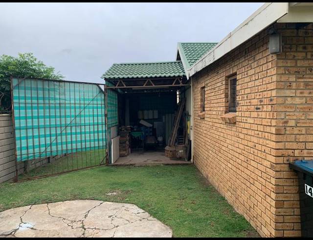 4 BEDROOM HOUSE FOR SALE IN FLORA GARDENS